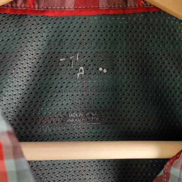 Mountain Hardwear Shirt Mens Large Green Red Tartan Plaid Button Up Vented - Picture 7 of 9